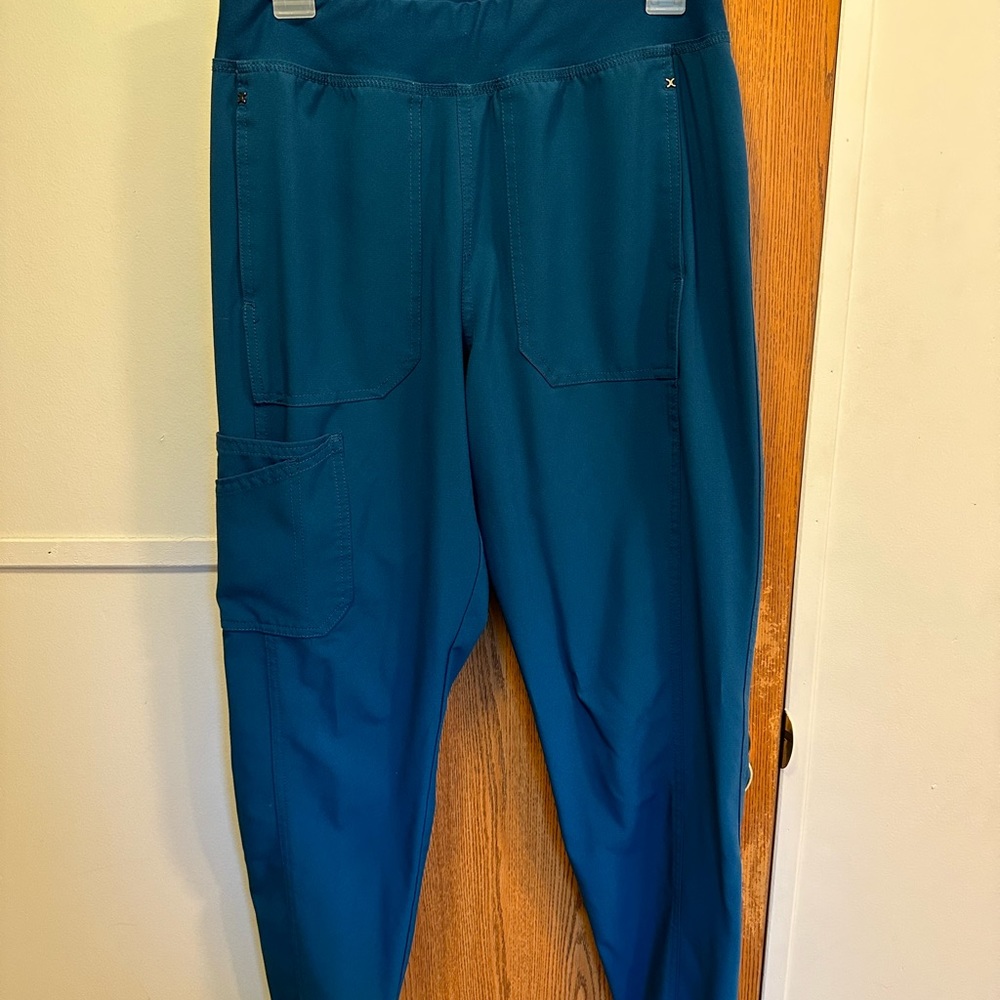 Cherokee Iflex Scrubs View 5